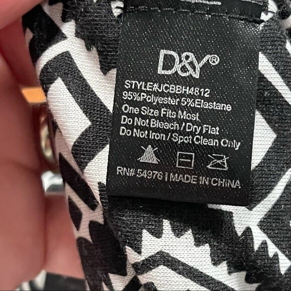 NWT D&Y Black & White Graphic 2 in 1 Beanie & Headwrap Headband - Picture 5 of 5